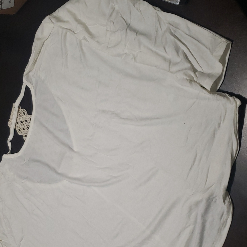 ♥️New boutique lace open back dolman top - Picture 5 of 10